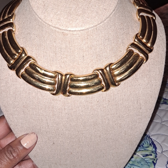 COPY - Vintage Gold Tone Napier Choker Necklace - Picture 3 of 3